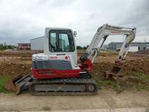 Takeuchi TB 250 am 13.07.2014 im Gewerbegebiet von Besch