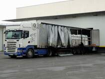 SCANIA R620V8 (King of the Road)aus Tschechien, kurz vor der Abfahrt bei der Ladungssicherung; 150206