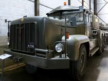 Rotinoff Superatlantic Schlepper 6x4, dieses in England gebaute Kfz diente mit dazu gehrigem Tiefbettanhnger zum Straentransport von schweren Panzern, die Schweizer Armee beschaffte 1958 davon 10 Stck, Schweizerisches Armeemuseum Full, Juni 2013