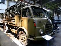 Steyr A680g, von dem sterreichischer Militr-LKW wurden von 1968-74 ca. 1800 Stck gebaut, hier ein Brckenmaterialwagen der Schweizer Armee, Schweizerisches Militrmuseum Full, Juni 2013