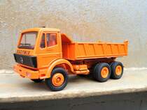 Mercedes-Benz SK Muldenkipper  Readymix  von Conrad in 1:50