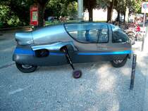 Peraves Ecomobile - Das Ecomobile ist ein Kabinenmotorrad des Schweizer Kleinserienherstellers Peraves in Winterthur, Schweiz, vor allem bekannt als Erbauer von Spezialmotorrädern. Aufgenommen am 7. September 2005 in Winterthur