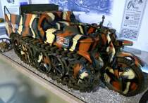 NSU Kettenkrad HK101, Bauzeit 1941-45, 4-Zyl.Motor mit 1478ccm und 36PS, Vmax.75Km/h, Museum Autovision Altluheim, Sept.2014 