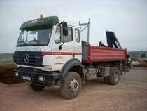 Mercedes-Benz 1824 eingesetzt beim Bau des Family Parks in Wincheringen (06.07.2008)