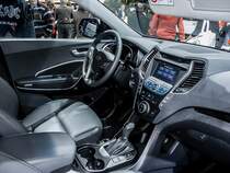 Interieur des Hyundai Grand Santa Fé, gesehen auf dem Autosalon Genf 2015 März