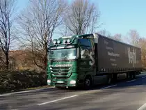 ACTROS-1846, von Transporte Schwikowski ist in Richtung Linz/Donau unterwegs; 150321