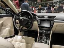 Skoda Superb 2015 (Interieur), gesehem auf dem Autosalon Genf am 07.03.2015