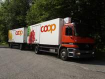 Coop Bern, Anhngerzug Mercedes Actros 1835 jg 1998,(Interne Nr.13)
Khlaufbau: Kgel (Aufgebaut von Gangloff Bern)