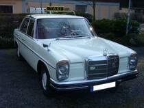 Mercedes Benz W115. 1968 - 1976. Dieser W115 im Taxilook war am 05.04.2015 beim Oldtimertreffem am Schwarzwaldhaus im Neandertal zu bewundern.