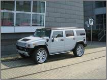 Dieser Hummer stand am 08.06.2008 im Dsseldorfer Medienhafen.