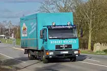 . MAN LKW mit Kastenaufbau fotografiert am 02.04.2015. 