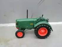Oliver 70 HC Standard von Universal Hobbies in 1:43