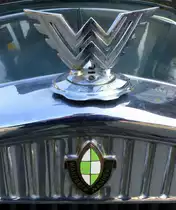 Wanderer Werke AG, K�hlerfigur und Logo an einem Oldtimer-PKW der Chemnitzer Fahrzeugfirma, April 2015