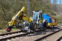 . Zweiwegefahrzeug Menzi Muck M 545, aufgenommen bei Gleisarbeiten nahe Colmar Berg, nach Angaben eines Arbeiters ist dies das Erste Fahrzeug dieser Art in Luxemburg.   09.04.2015