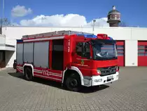 Hilfeleistungslöschgruppenfahrzeug (HLF) 20 der Freiwilligen Feuerwehr Kevelaer, auf Basis 

eines Mercedes-Benz Atego 1529 AF und dem feuerwehrtechnischen Auf- und Ausbau durch die 

Firma Rosenbauer.

Stationiert ist das Fahrzeug beim Löschzug Kevelaer.

DAS HLF ist 02.04.2015 zweck Fototermin vom mir fotografiert worden