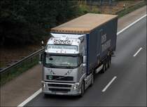 Ein Volvo FH16 mit 440PS f�hrt in Richtung S�den. (21.09.2008)