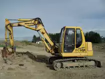 Komatsu PC 95R in einem Neubaugebiet am Rande von Bitburg am 22.08.2010