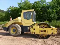 Bomag BW 219 DH-3 bei Fließem am 09.06.2014