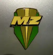MuZ, Tankemblem an einem Motorrad der Motorradwerke Zschopau/Sachsen, neben MZ wurde auch kurzzeitig das K�rzel MuZ verwendet, April 2015