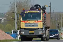 MAN LKW mit Aufbau und Kipper gesehen am 15.04.2015.