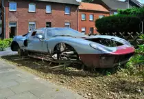 Ford GT40 Edelschrott , festgehalten am 30.6.2012. Das Wrack steht aber immer noch  an gleicher Stelle.