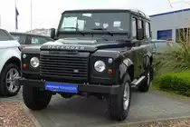 Rover Defender sucht einen neuen Besitzer. Paderborn im April 2015