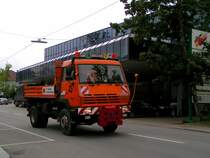 STEYR der Strassenmeisterei am Weg zu einer Baustelle; 080917