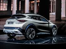 Infiniti QX30 Concept (Rückansicht), gesehen auf dem Autosalon Genf 2015.