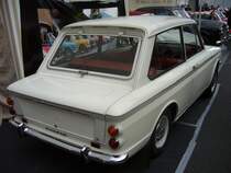 Heckansicht eines Hillman IMP. 1963 - 1976. Man kann sehr schön, die bei diesem Modell obligatorische, zu öffnende Heckscheibe erkennen. Techno Classica am 18.04.2015.