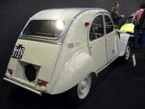 Heckansicht eines Citroen 2CV AZ 4x4  Sahara . 1958 - 1967. Techno Classica am 18.04.2015.