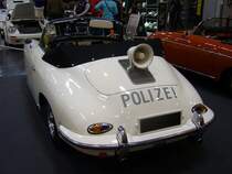 Heckansicht eines Porsche 356 Cabriolet der Autobahnpolizeidirektion Baden-Württemberg. Techno Classica am 18.04.2015.