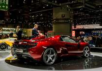 McLaren Mp4-12C 650S Cabriolet (von hinten), gesehen auf dem Autosalon Genf 2015.