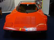 Lancia Stratos. In den Jahren 1973 und 1974 wurden ca. 550 Stratos produziert. Der Wagen war eigentlich für den Rallyeeinsatz gedacht, wurde aber auch als Straßenfahrzeug verkauft. Unvergessen sind die Erfolge Sandro Munari mit diesem Wagen. Der als Mittelmotor verbaute V6-motor leistet 190 PS aus 2418 cm³ Hubraum. Techno Classica am 18.04.2015.