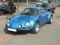 Alpine A110 Berlinette. 1961 - 1977. Über die Rennflunder aus Dieppe ist schon soviel geschrieben worden, das sich hier ein weiterer Text erübrigt. Sammelpunkt zum 3. Borbecker Oldtimertreffen am 26.04.2015.