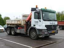 Mercedes-Benz Actros 2641 auf einem Parkplatz bei Luxembourg-Gasperich am 01.05.2015