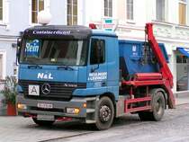 ACTROS mit Muldenkipper am Kirchenplatz in RIED i.I.; 080923