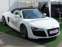 Audi R8 Spyder am 28.04.15 auf den Mannheimer Maimarkt. 