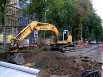 NEW-HOLLAND bei einer Straengrobaustelle in Ried i.I.; 080923