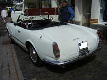 Heckansicht eines Alfa Romeo 2000 Spider. 1958 - 1961. 8. Kettwiger Oldtimerfrühling am 01.05.2015.