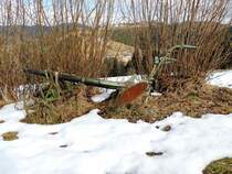  der alte Pflug , wird schon längere Zeit nicht mehr benötigt, 150306