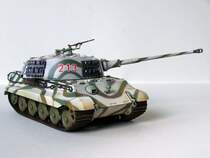 Panzerkampfwagen VI Tiger II, sPzAbt 501, von Hobbymaster in 1:48