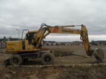 Komatsu PW 130-6 bei Junglinster (Lux.) am 21.02.2009