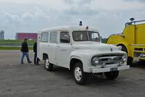 . Ford F-250 war früher als Krankenwagen auf dem Flughafen Luxemburg im Einsatz.  02.05.2015
