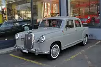 Mercedes Benz 180 aus den 50er Jahren. Die Aufnahme stammt vom 07.05.2015.