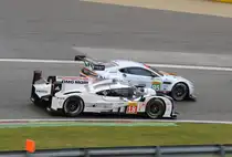 Mitzieher des Überholvorgang: LMP1 Porsche 919 Hybrid,  Nr.95 (Aston Martin Racing) Aston Martin Vantage V8 Am 2.Mai 2015 in Spa Francorchamp beim WEC Langstrecken Rennen