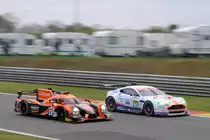 Mitzieher des Überholvorgang: LMP2 Oak Racing, G-Drive, Ligier JS P2 (Nissan), Nr.95 (Aston Martin Racing) Aston Martin Vantage V8 Am 2.Mai 2015 in Spa Francorchamp beim WEC Langstrecken Rennen