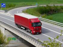 Mercedes Sattelschlepper unterwegs bei Reichenau-Tamins am 07.05.2015