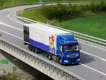 Renault Sattelschlepper unterwegs bei Reichenau-Tamins am 07.05.2015