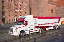 Volvo NH12 im Stralsunder Hafen am 15.09.2012