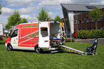 Krankentransportwagen (KTW) der Freiwilligen Feuerwehr Kempen.

Technische Daten:

Mercedes-Benz Sprinter 316 CDi

Automatikgetriebe

Ausbau durch die Firma GSF

Zwecks Foto Termin am 1.05.2015 von mir aufgenommem